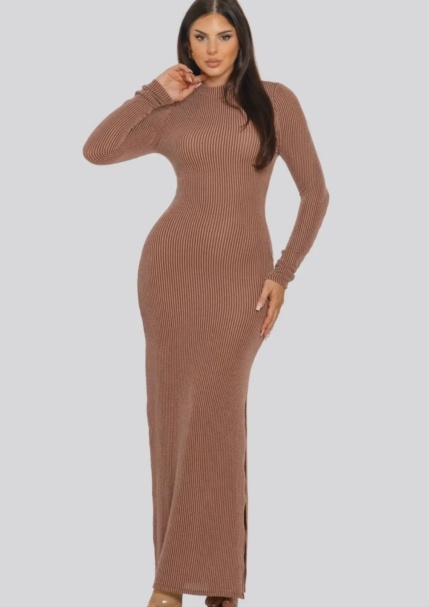 Form-Fitting Green Dress Made of Ribbed